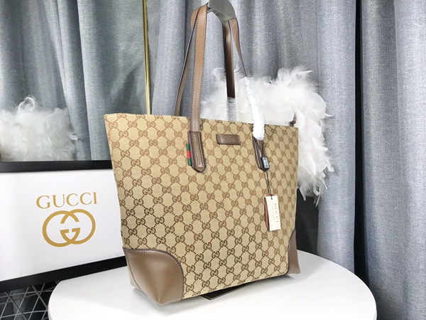 激安グッチバッグコピー背面デザイン